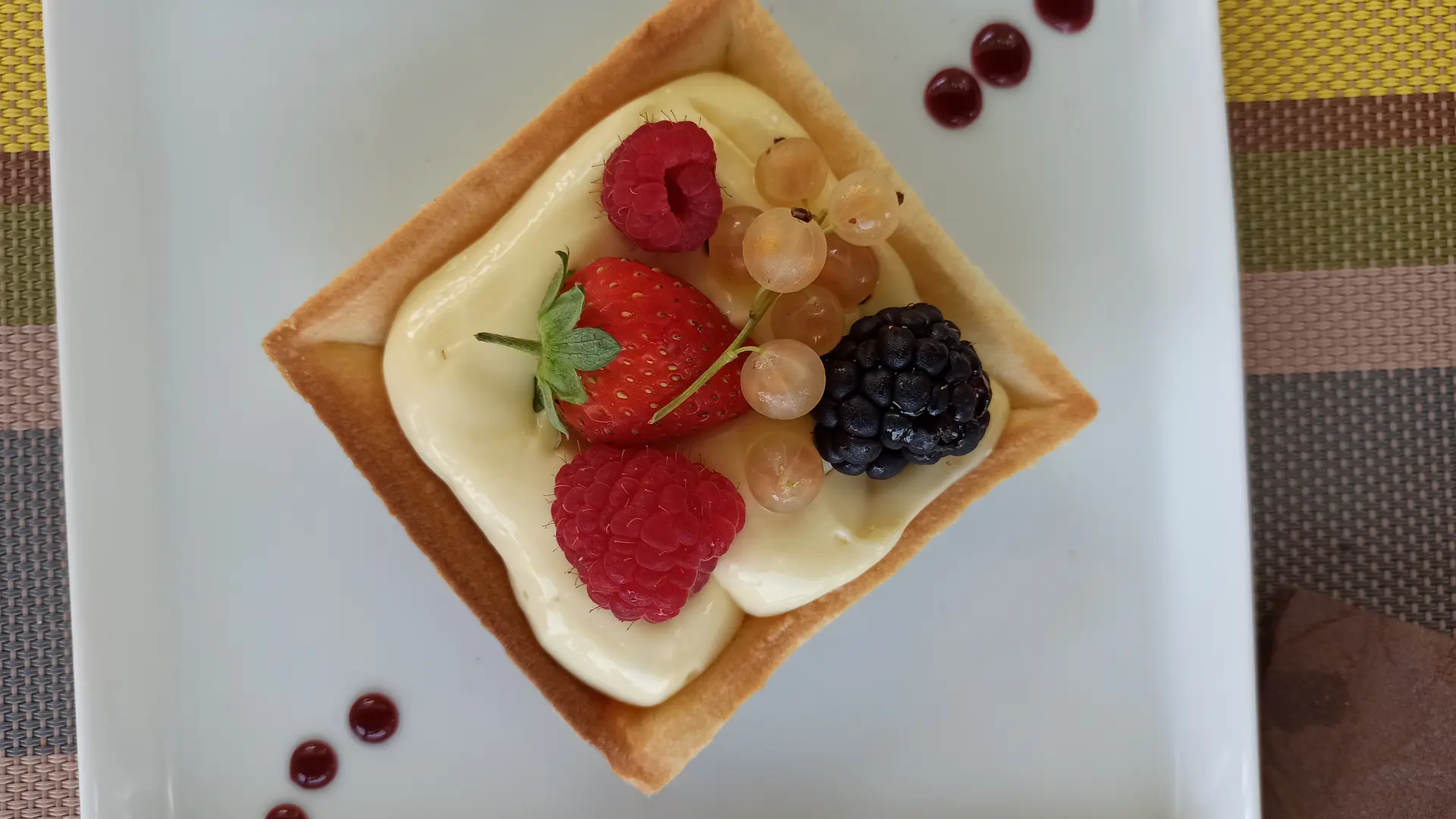 Tartelette citron La Ciboulette - restaurant avec vue panoramique à Gassin - https://gassin.eu