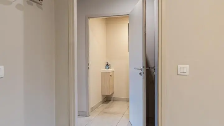 Chambre La Mandallaz - accès WC privatif devant la chambre