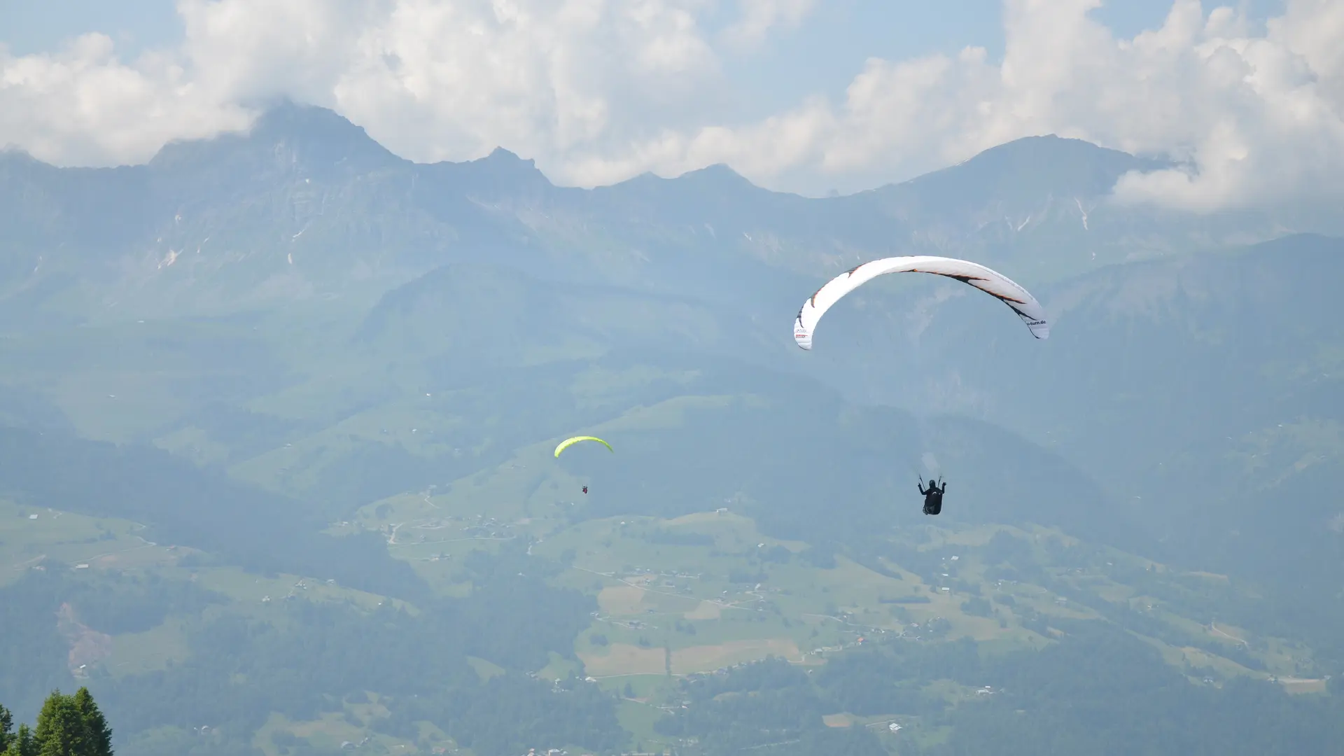 Parapente dans le Val d'Arly avec les Volatiles