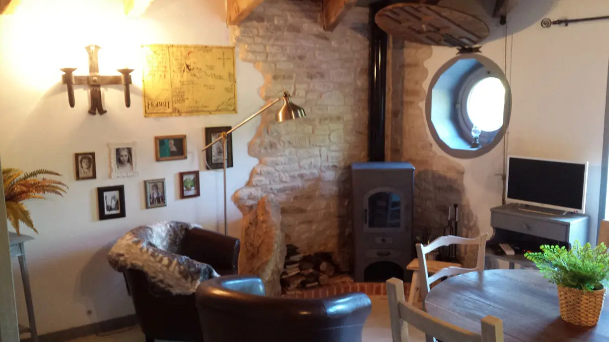 Maison de hobbit au mas de saillac