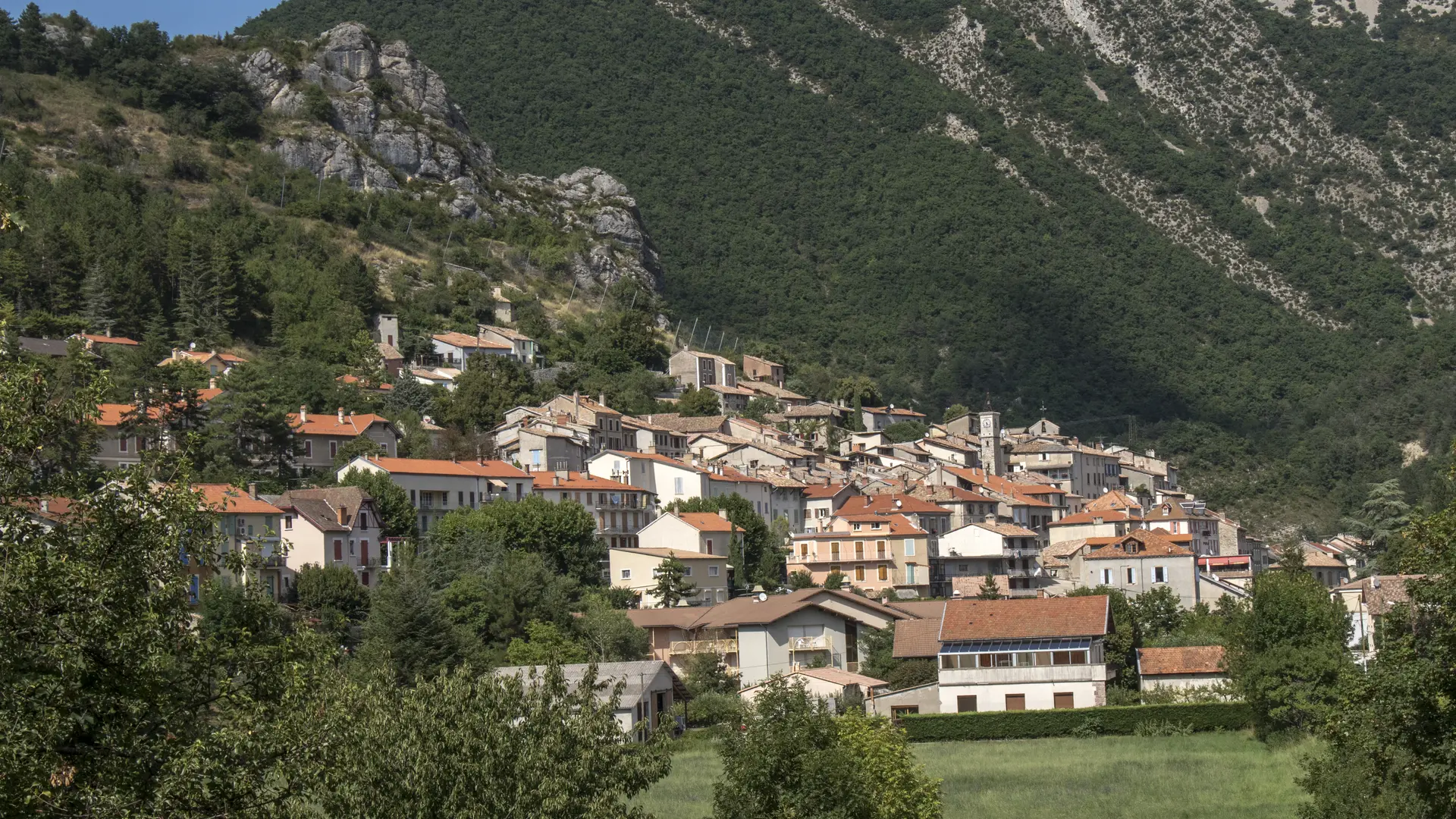 Vue sur le village médiéval