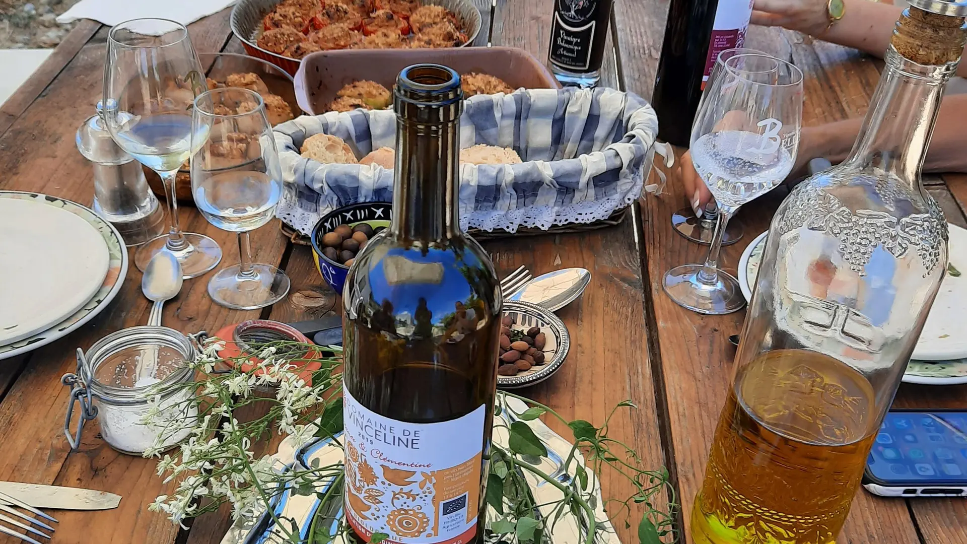 la table lors d'un repas chez nous