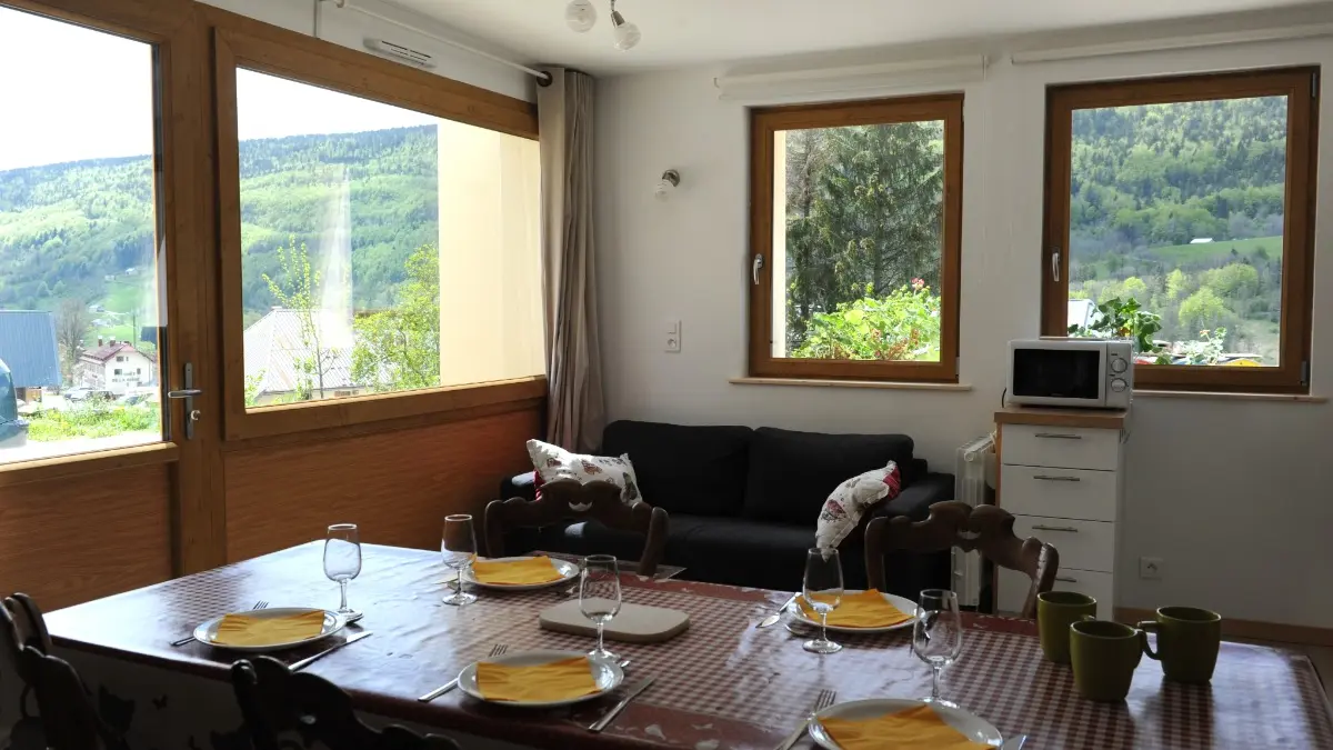 Gîte La Pierre à Sel - Séjour avec vue sur la vallée