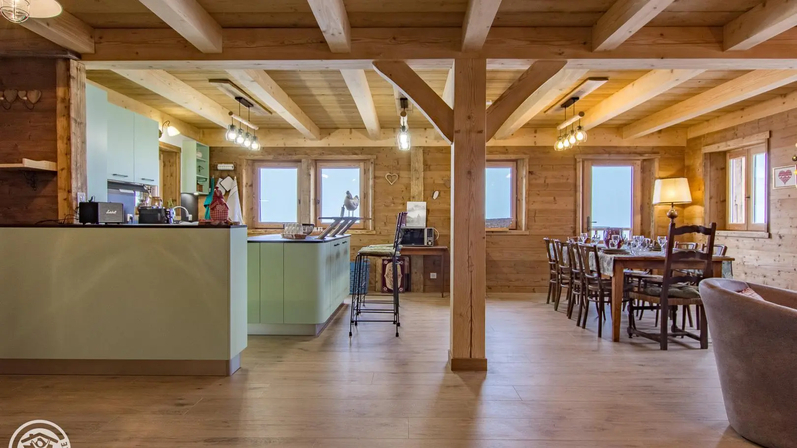 Salle à manger et cuisine