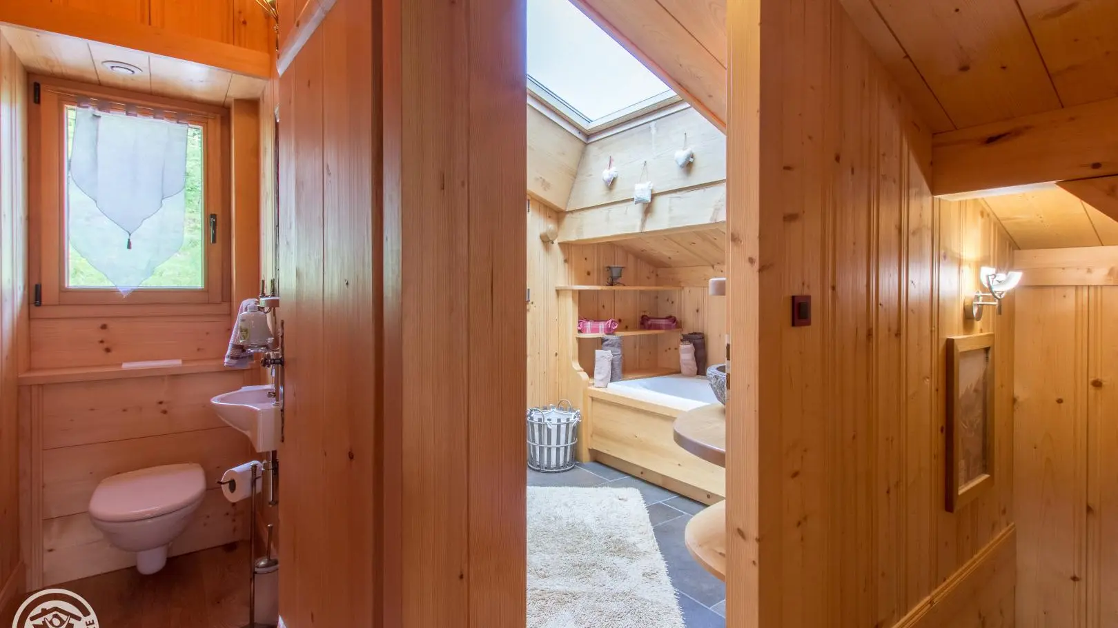 Wc de l'étage séparé de la salle de bains