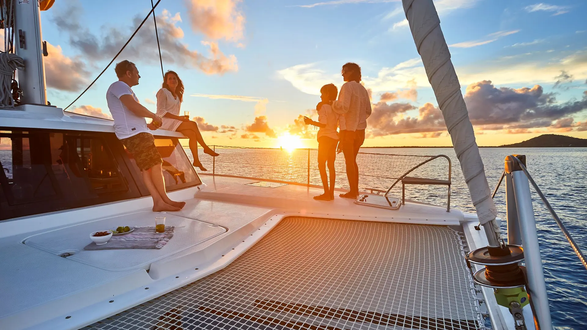 Tahiti Yacht Charter