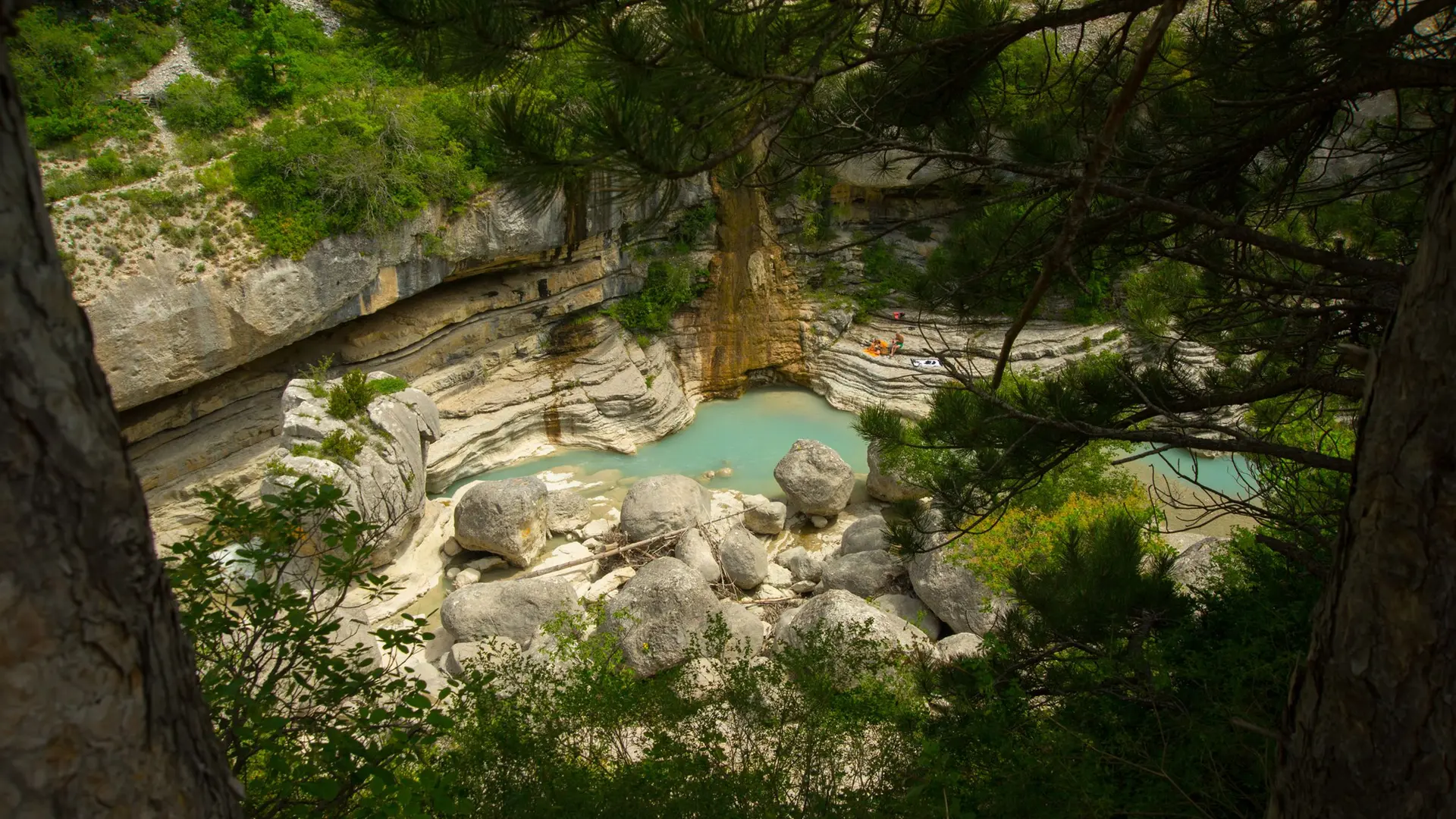 Vue depuis le sentier - rive droite