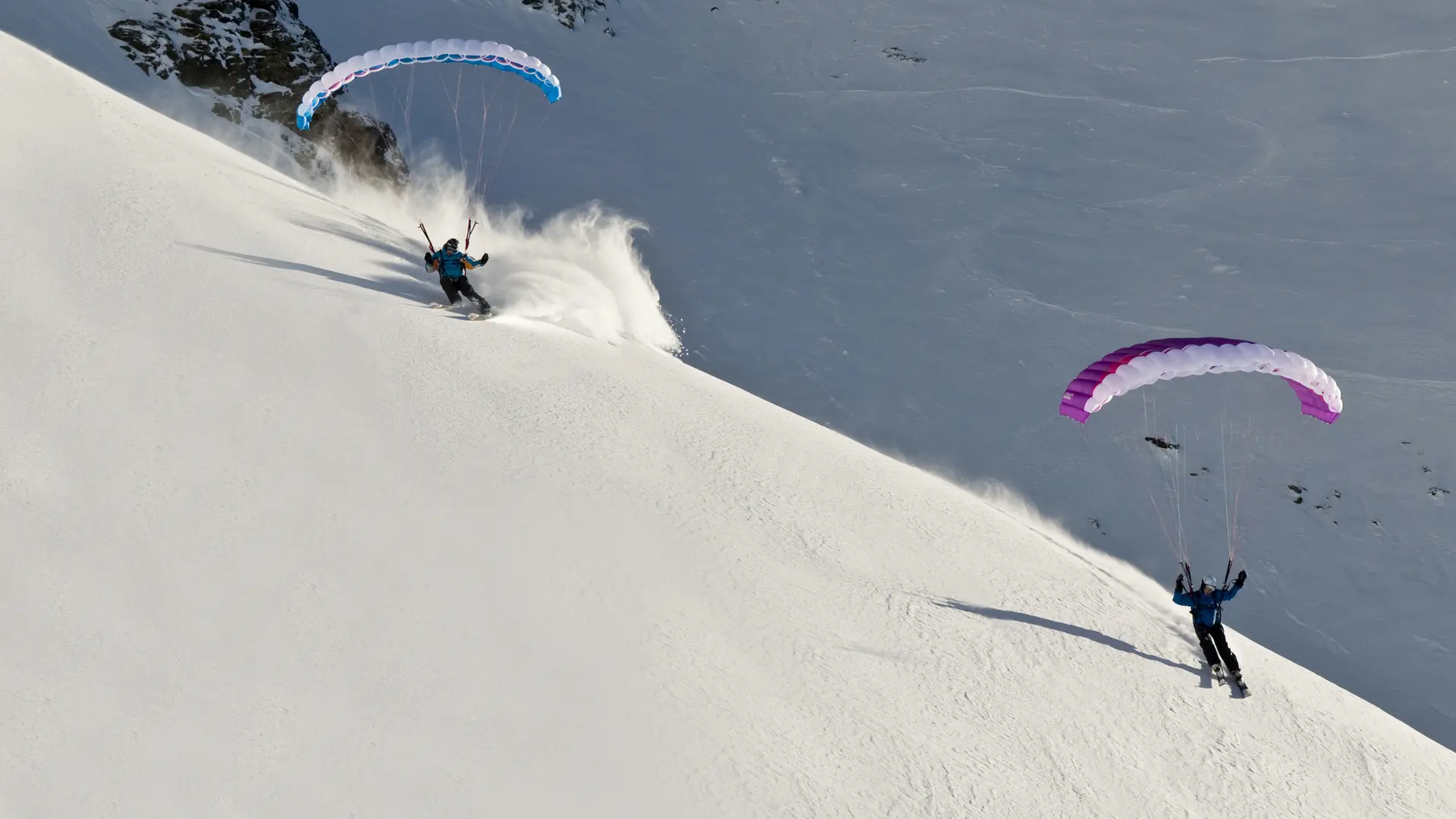 Si vous voulez faire le plein d’adrénaline, ne cherchez pas plus loin. Le speedriding est une activité passionnante qui combine le ski et le parapente.