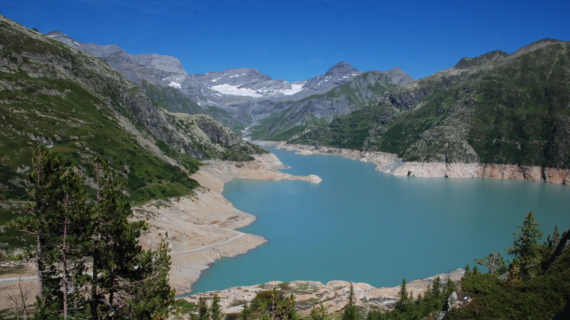Lac du barrage d'Emosson