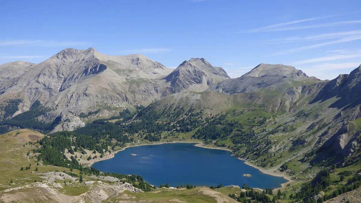 Le lac d'Allos vu depuis le col de l'encombrette