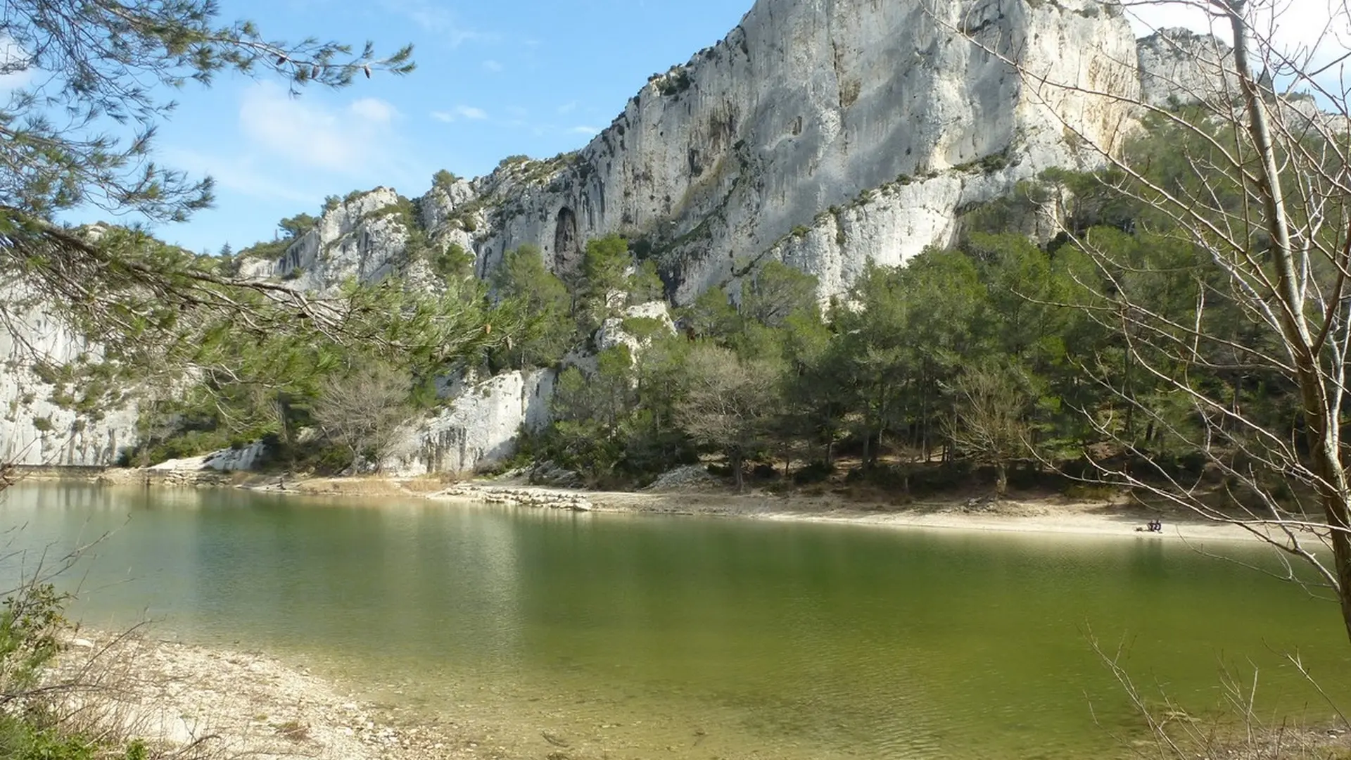 Peiroou-See in Saint-Rémy-de-Provence