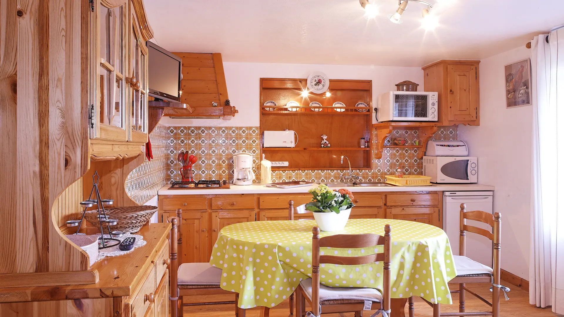 Coin cuisine et salle à manger