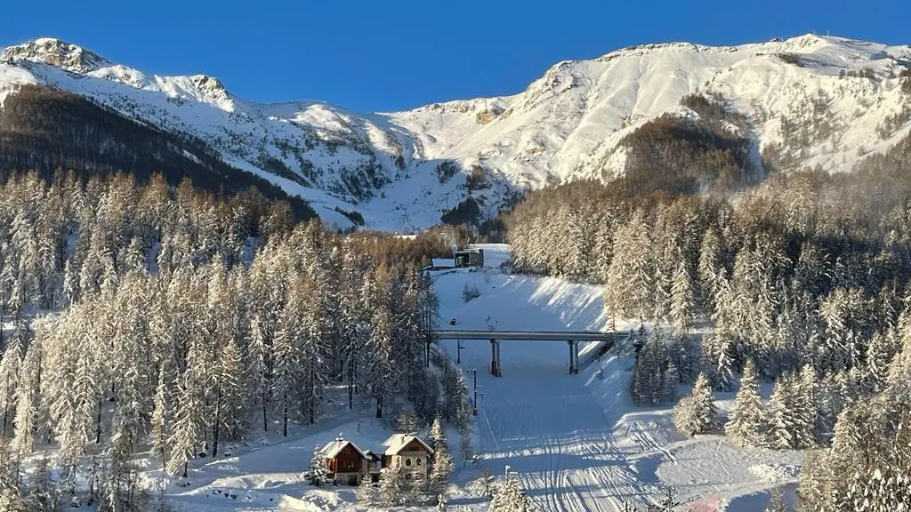 Gîte Monde des neiges-Vue pistes-Auron-Gîtes de France des Alpes-Maritimes