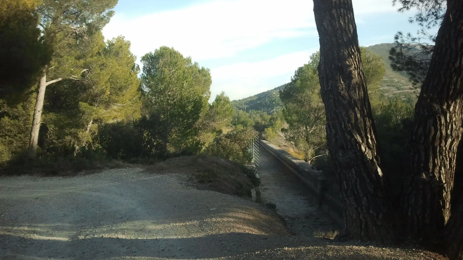 Canal de la vallée des Baux