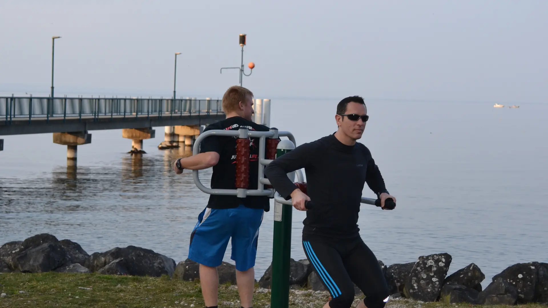 Le masseur : chemin lacustre