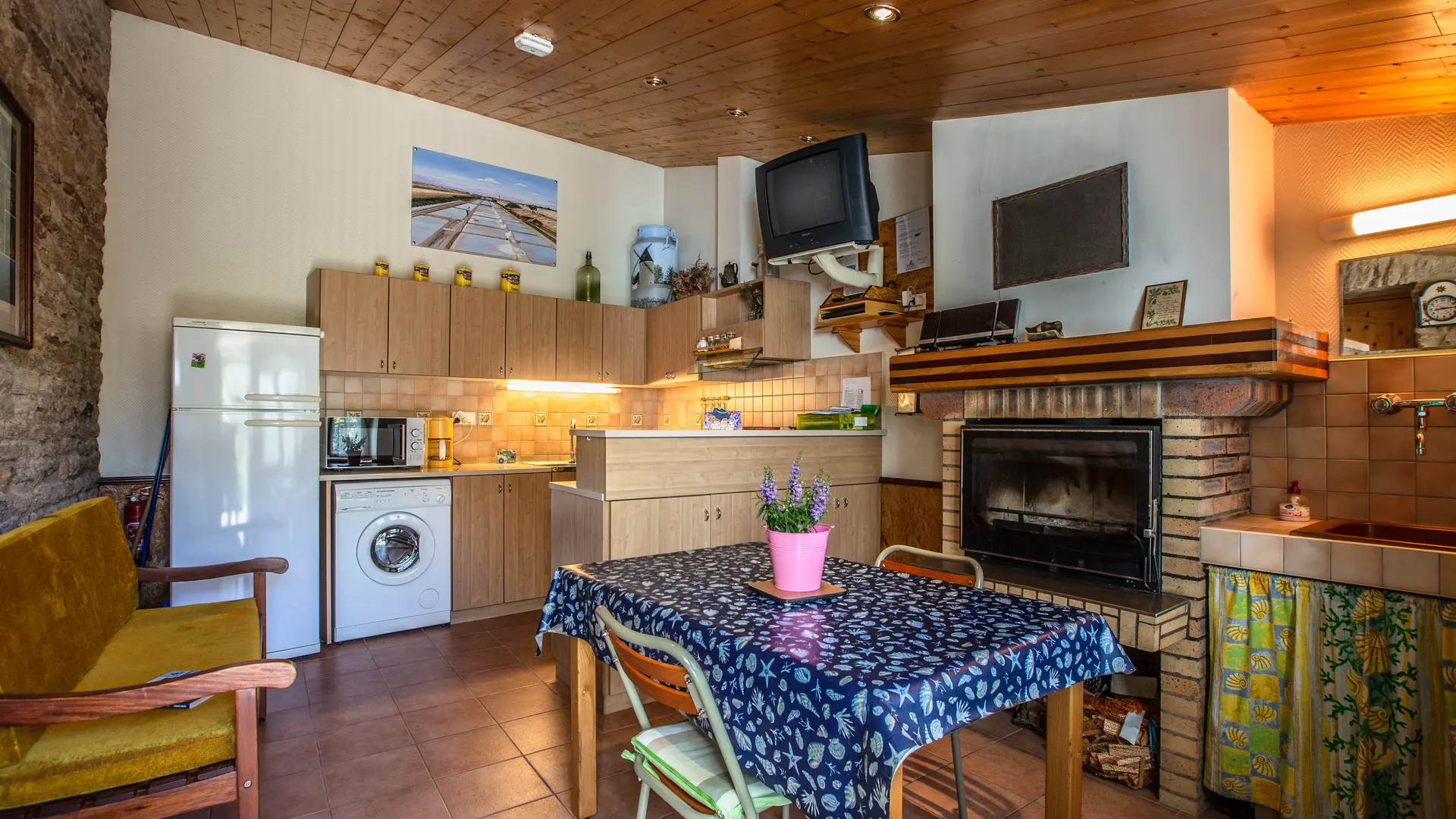 Fully equipped kitchen