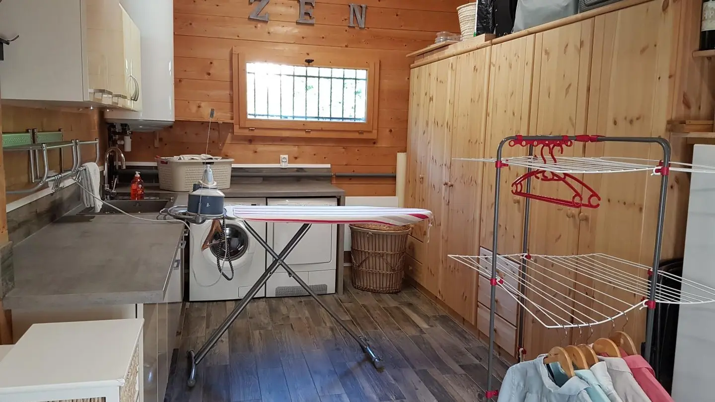 Buanderie (indépendante, située dans le logement des propriétaires)