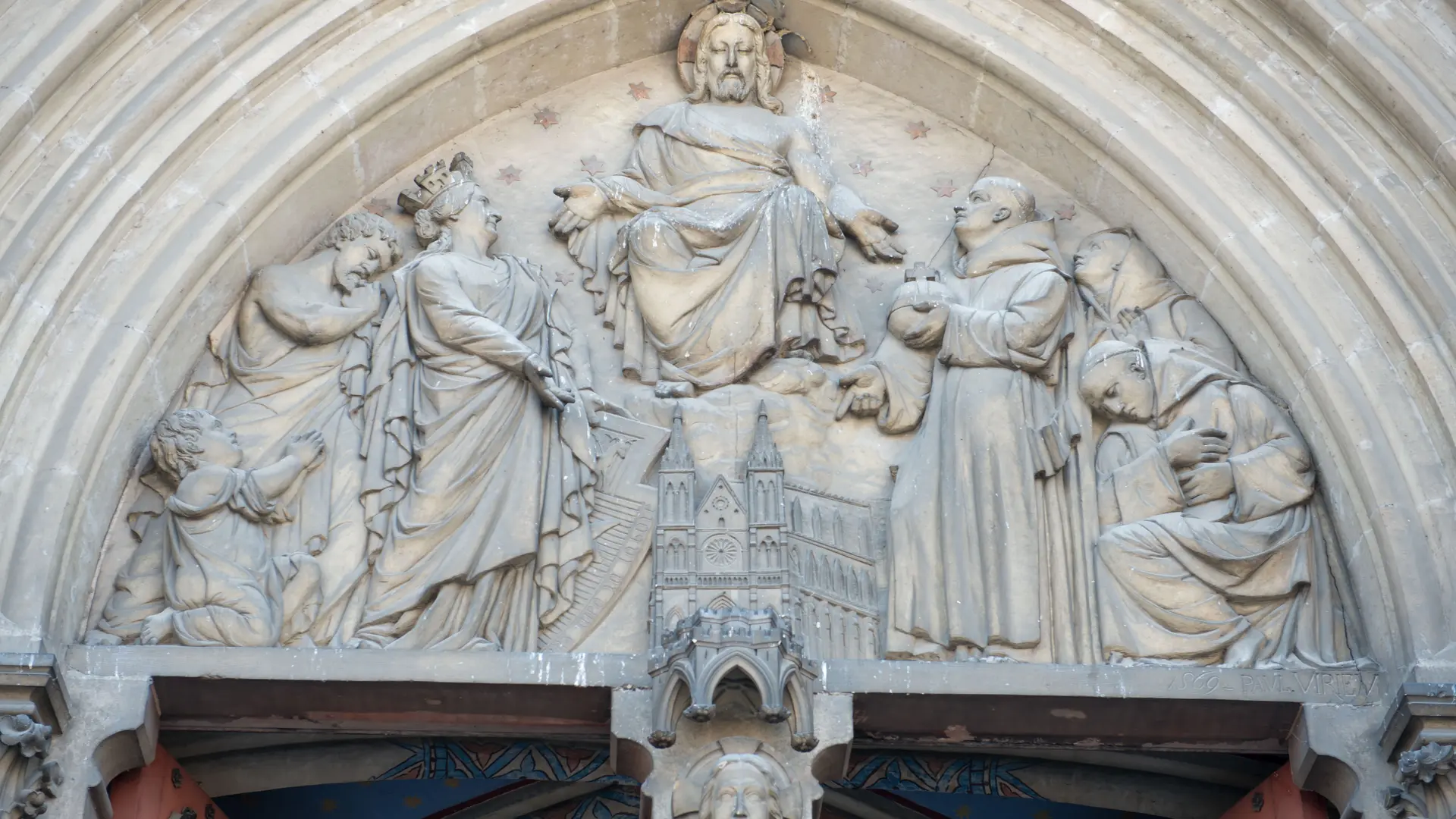 Porche d'entrée de l'Eglise Saint-Bruno Voiron