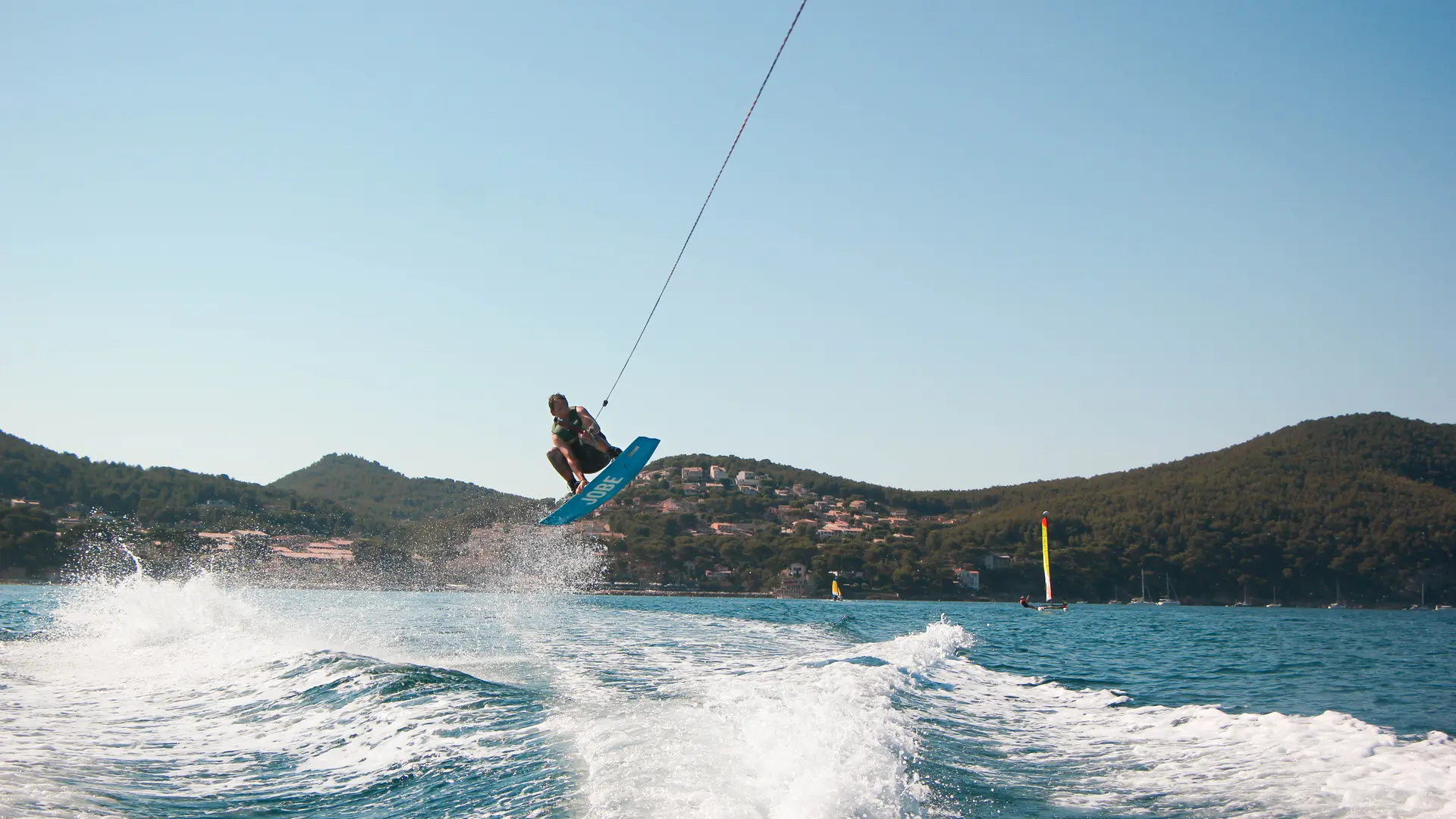 Cours et stages de ski nautique ou wakeboard