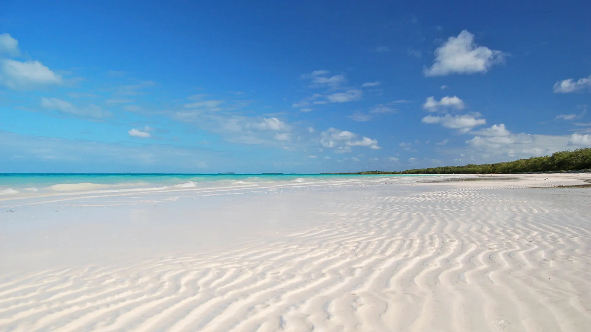 Departure for a walk between sky and sea