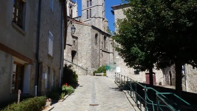 Saint-Bonnet-le-Château cité médiévale