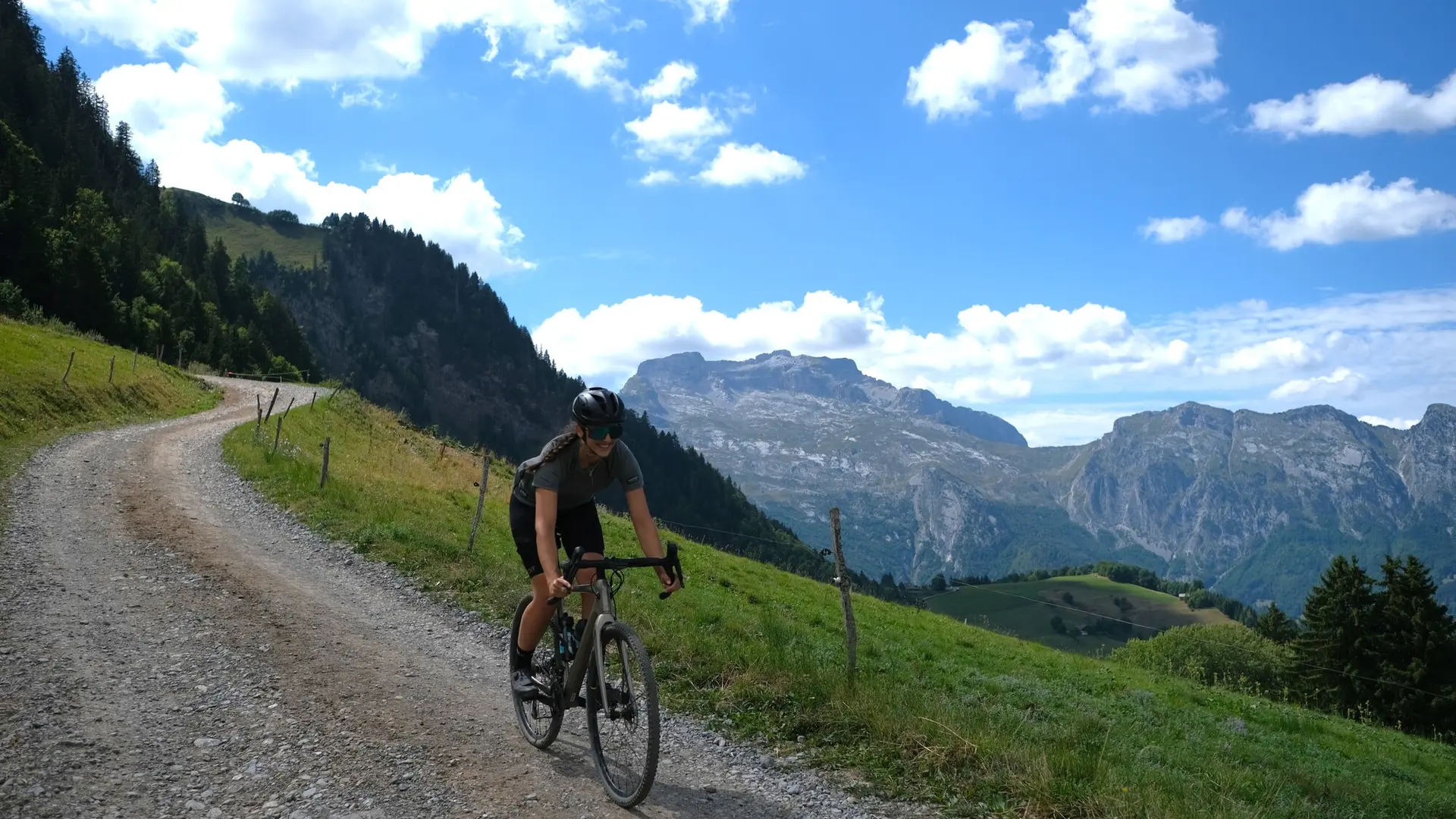 Tour de la majestueuse Tournette en Gravel, entre Annecy, Thônes, Manigod et la vallée des Aravis