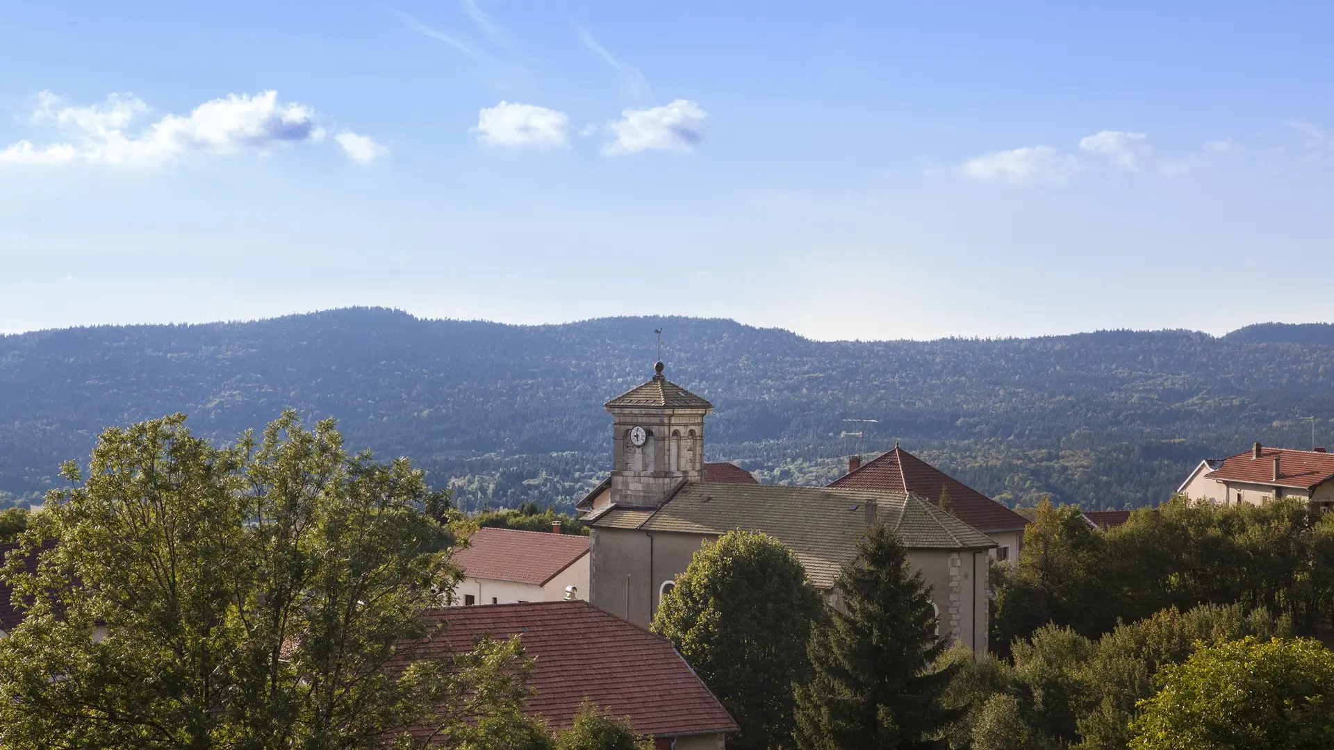 Centre village Giron