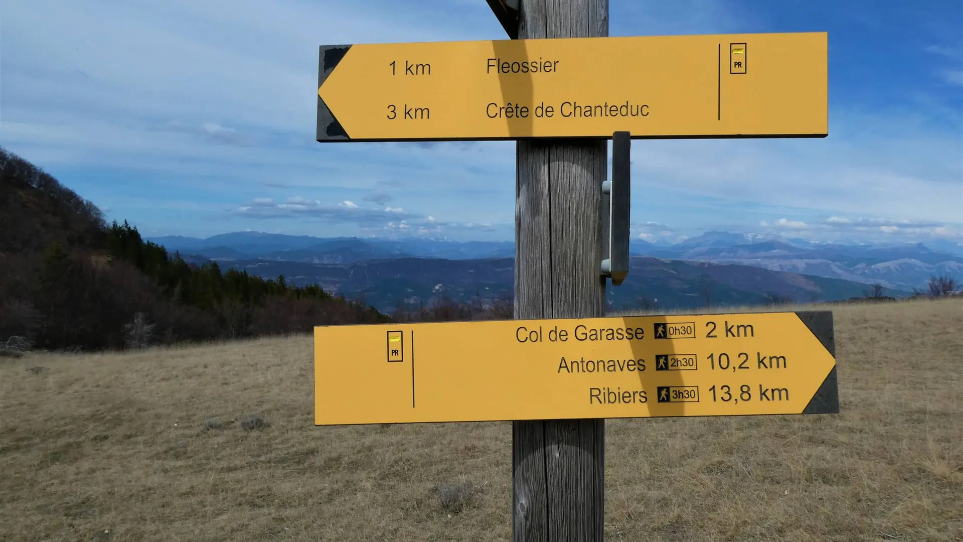 En chemin pour le sommet de Fléossier