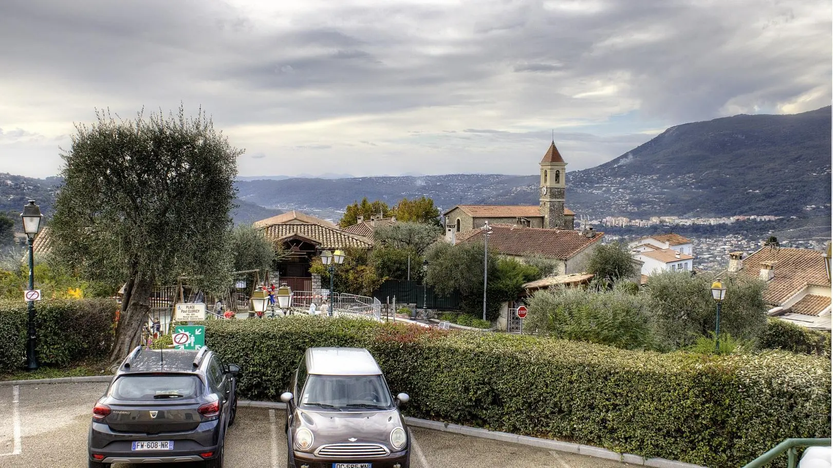 Gîte N°3 Espace des Oliviers-Parking-Castagniers-Gîtes de France des Alpes-Maritimes