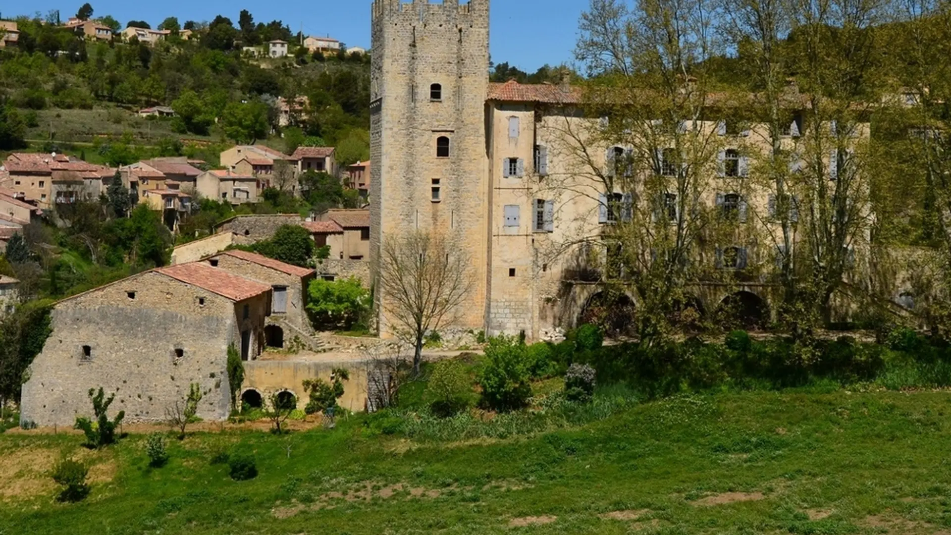 Le château d'Esparron de Verdon