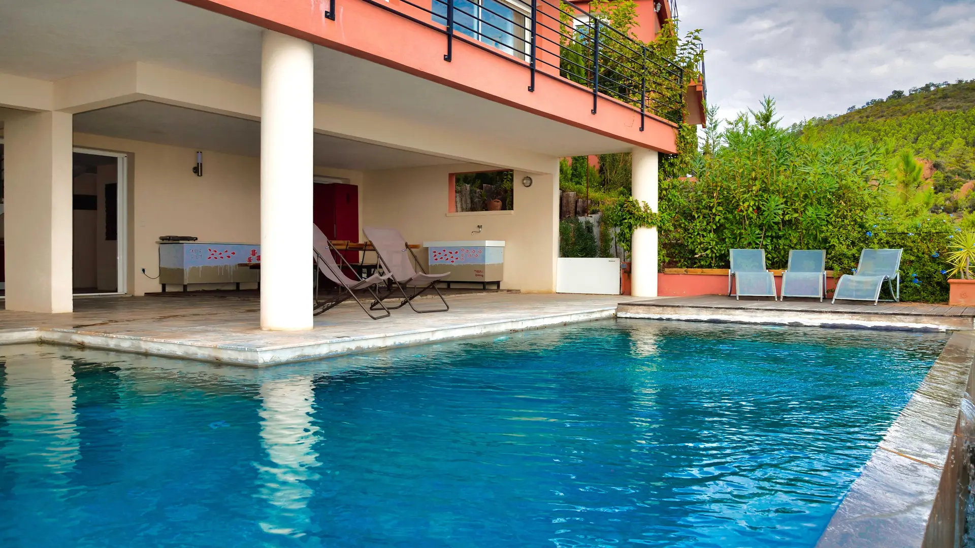 Piscine - Terres Rouges - Théoule-sur-Mer - Gîtes de France Alpes-Maritimes