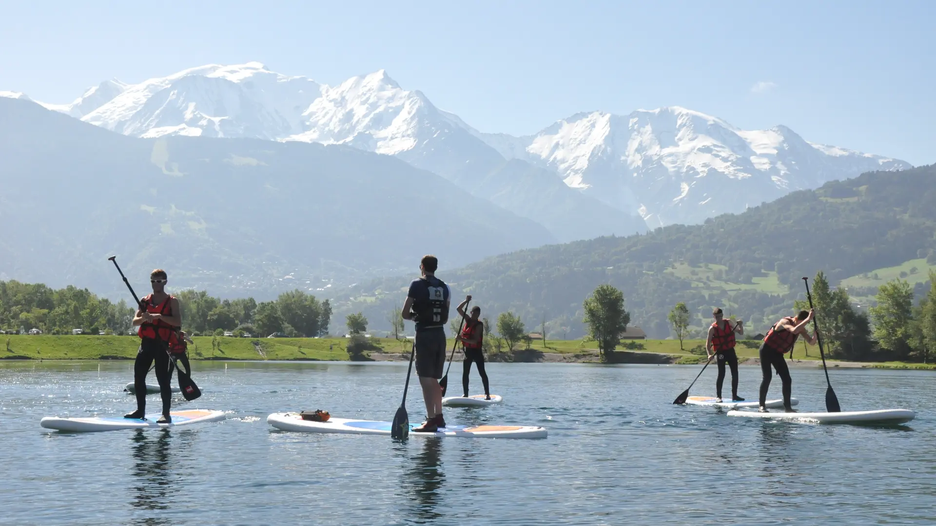 Sur le lac de Passy face au Mont Blanc