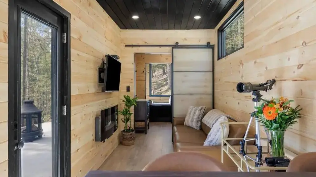 Réalisation du salon dans un container