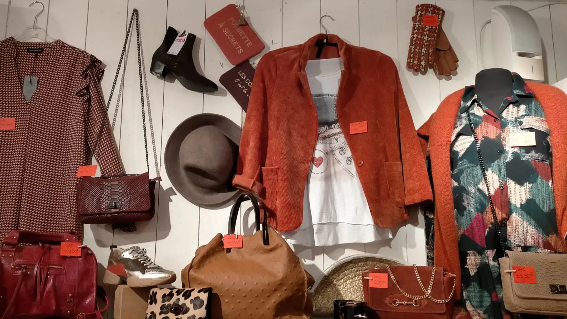 Ropa, bolsos y accesorios