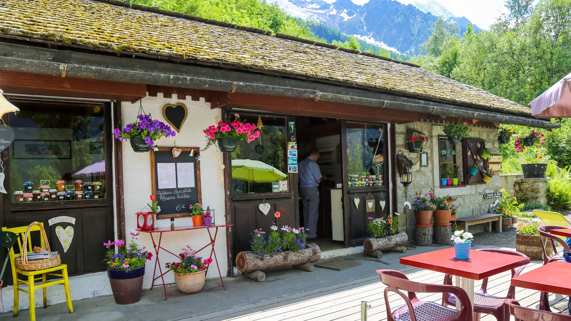 terrasse buvette cascade du dard