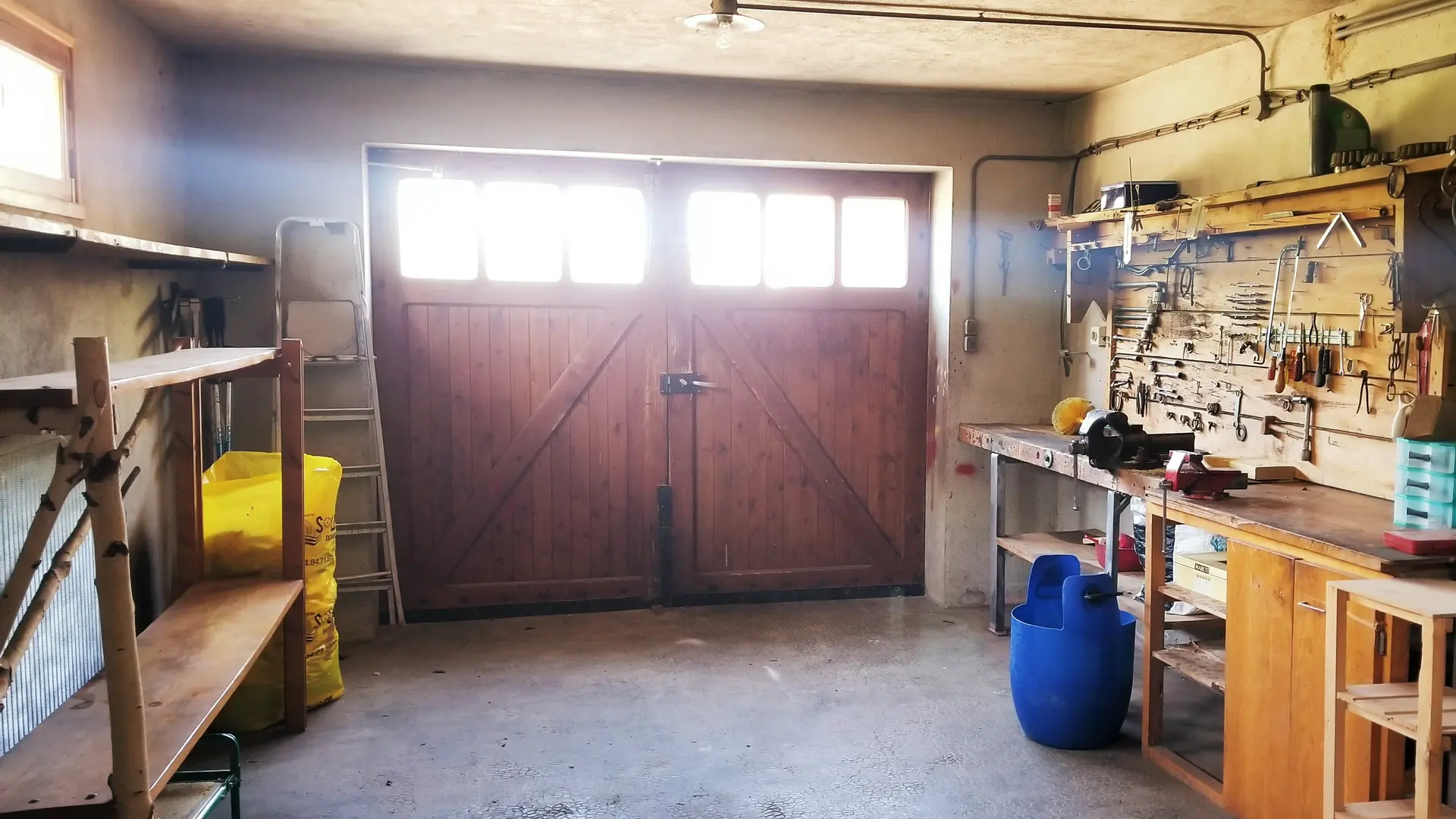 Garage coin bricoles