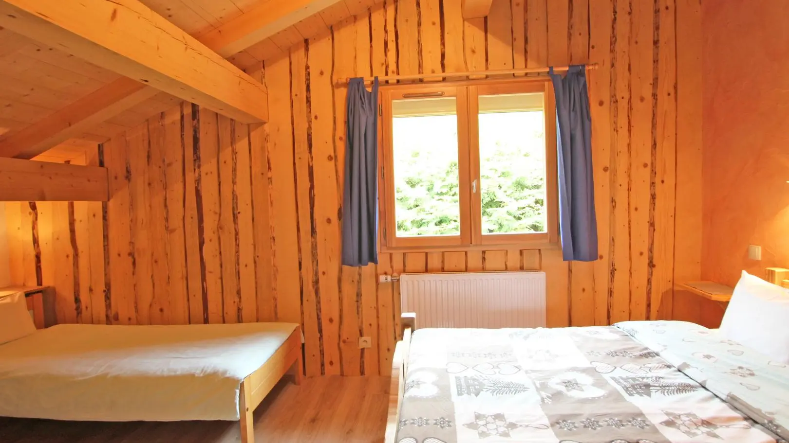 chambre n°3 avec 1 lit de 140 et 1 lit de 90