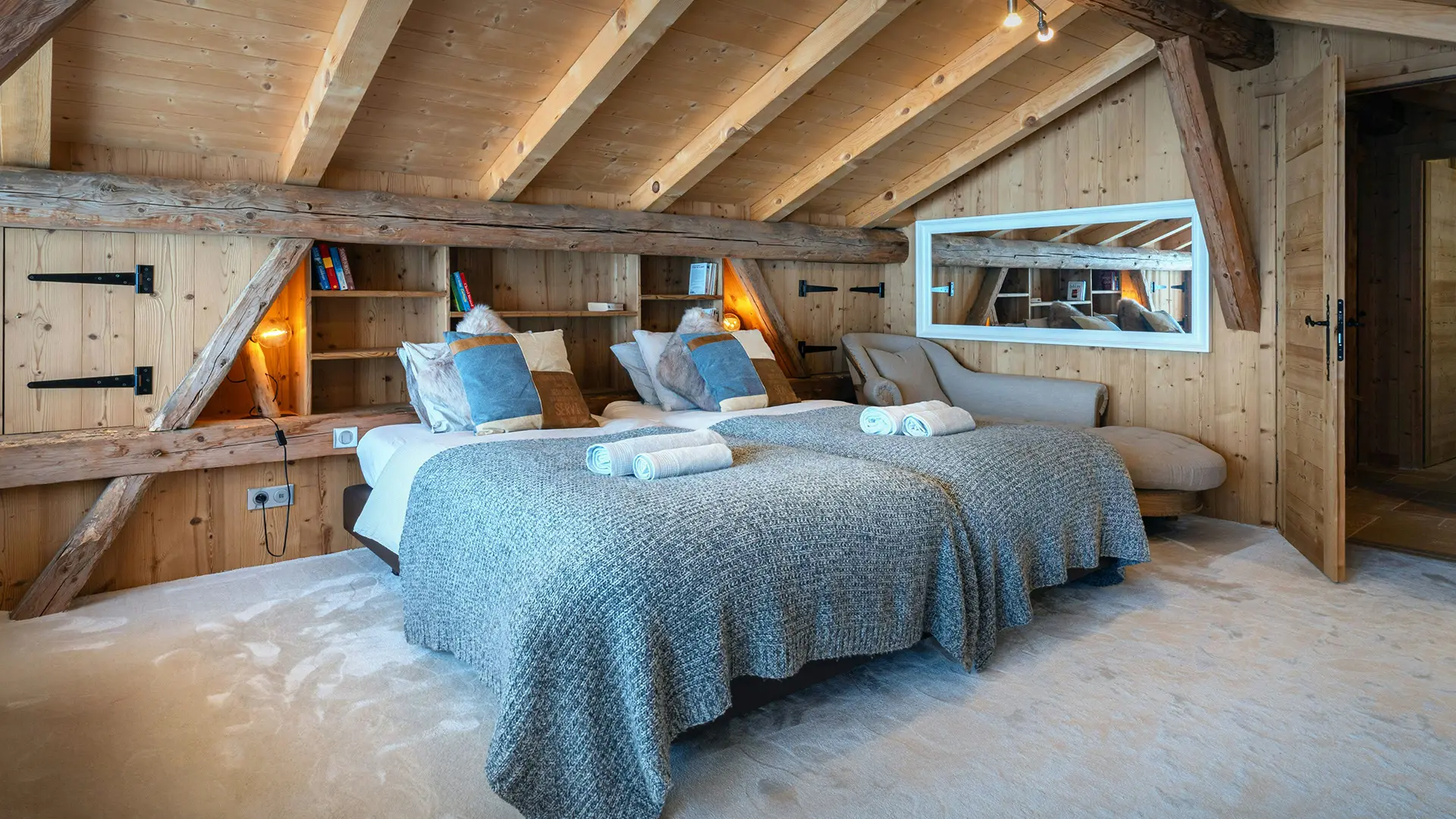 Chambre 2 avec lit double