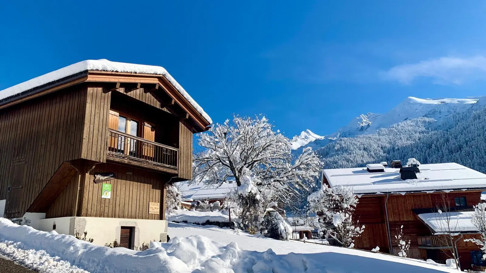 Le chalet Le Pigeonnier est situé plein sud