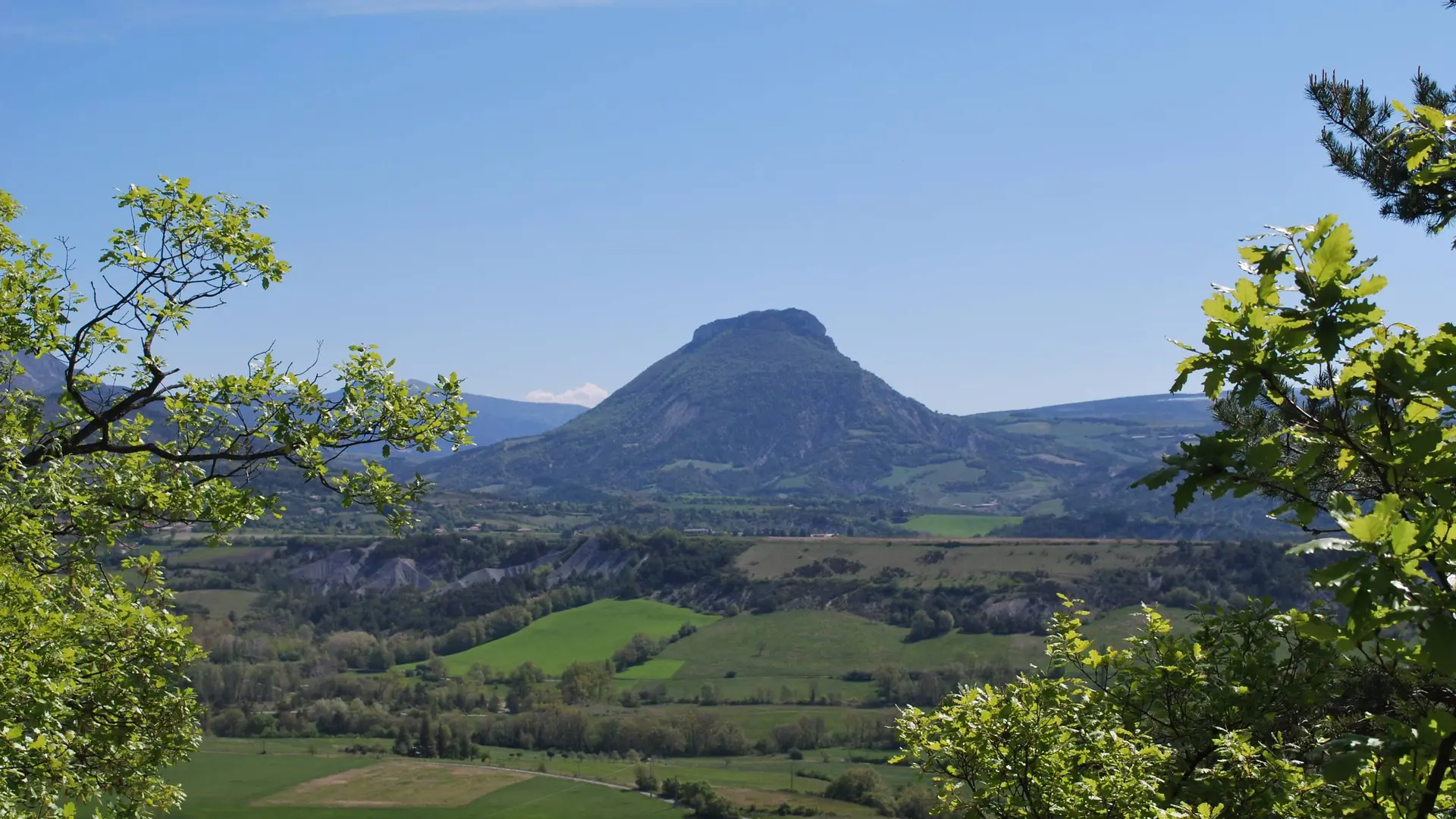 Panorama dégagé sur le Rosanais