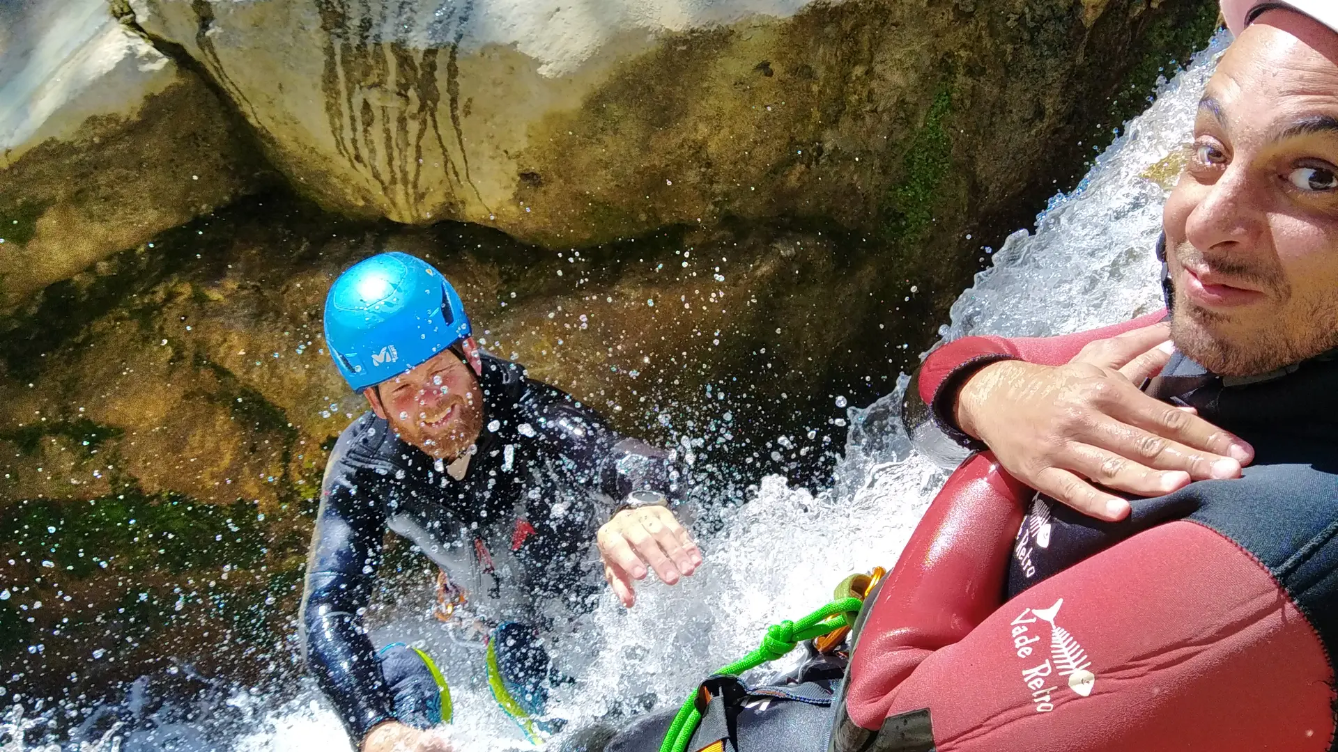 Lors des toboggans, il ya des techniques à utiliser pour faire le canyoning en toute sécurité.