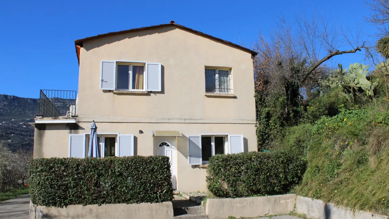 Gîte Le Grand-au 1er niveau-Contes-Gîtes de France des Alpes-Maritimes