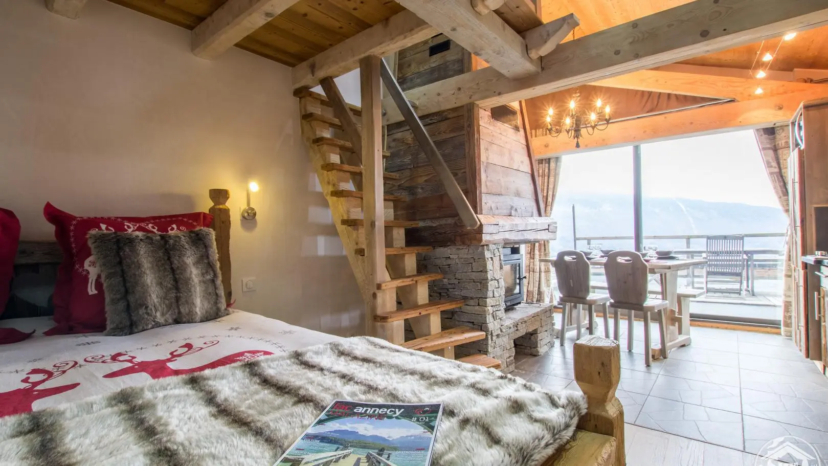 Chambre Cochette pour 4 personnes (+ lit d'appoint en mezzanine)/ 2 espaces couchage.