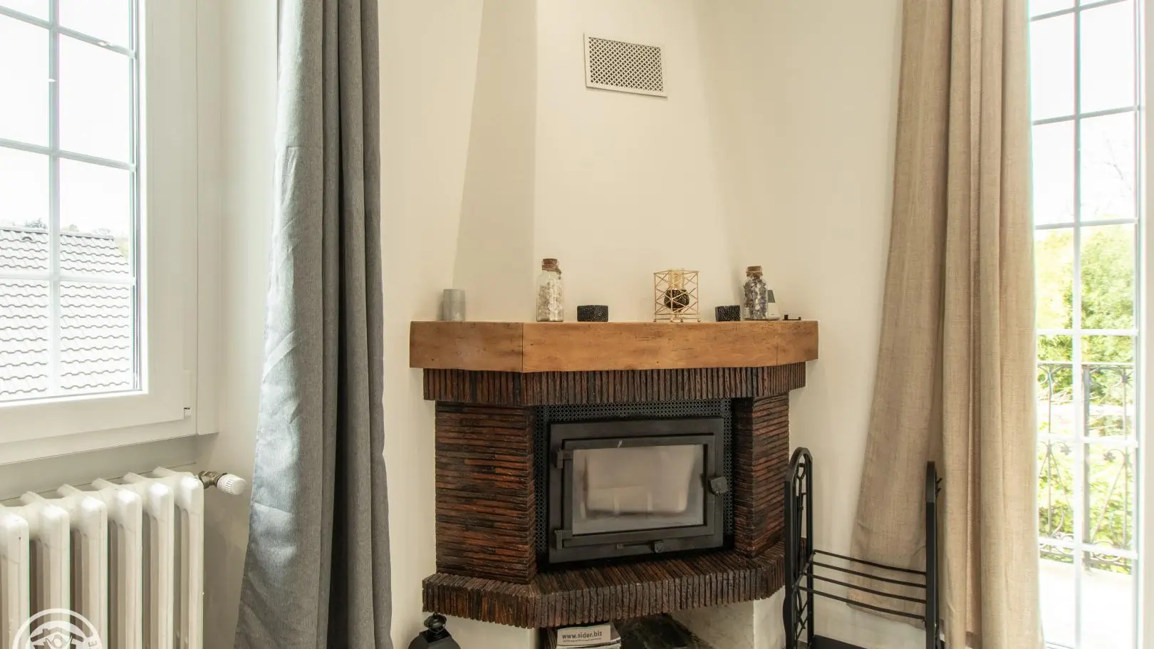 Cheminée (bois non-inclus)