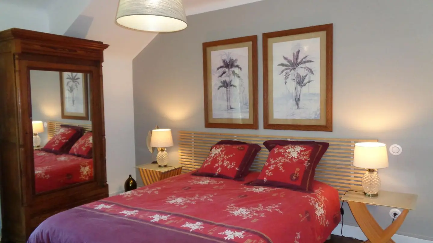 La chambre familiale Joséphine : une chambre double avec deux chambres (1 lit 160 & 1 lit 140).