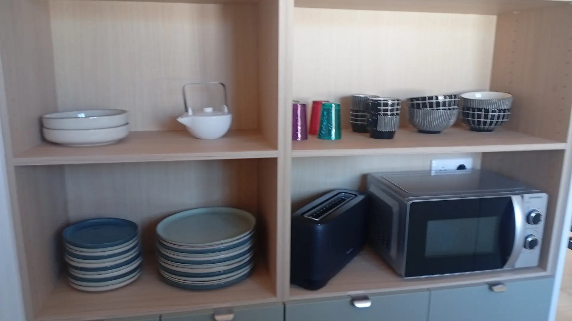 Espacio de almacenamiento de la cocina pequeña