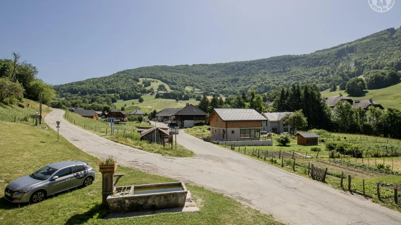 Bassin devant le gîte