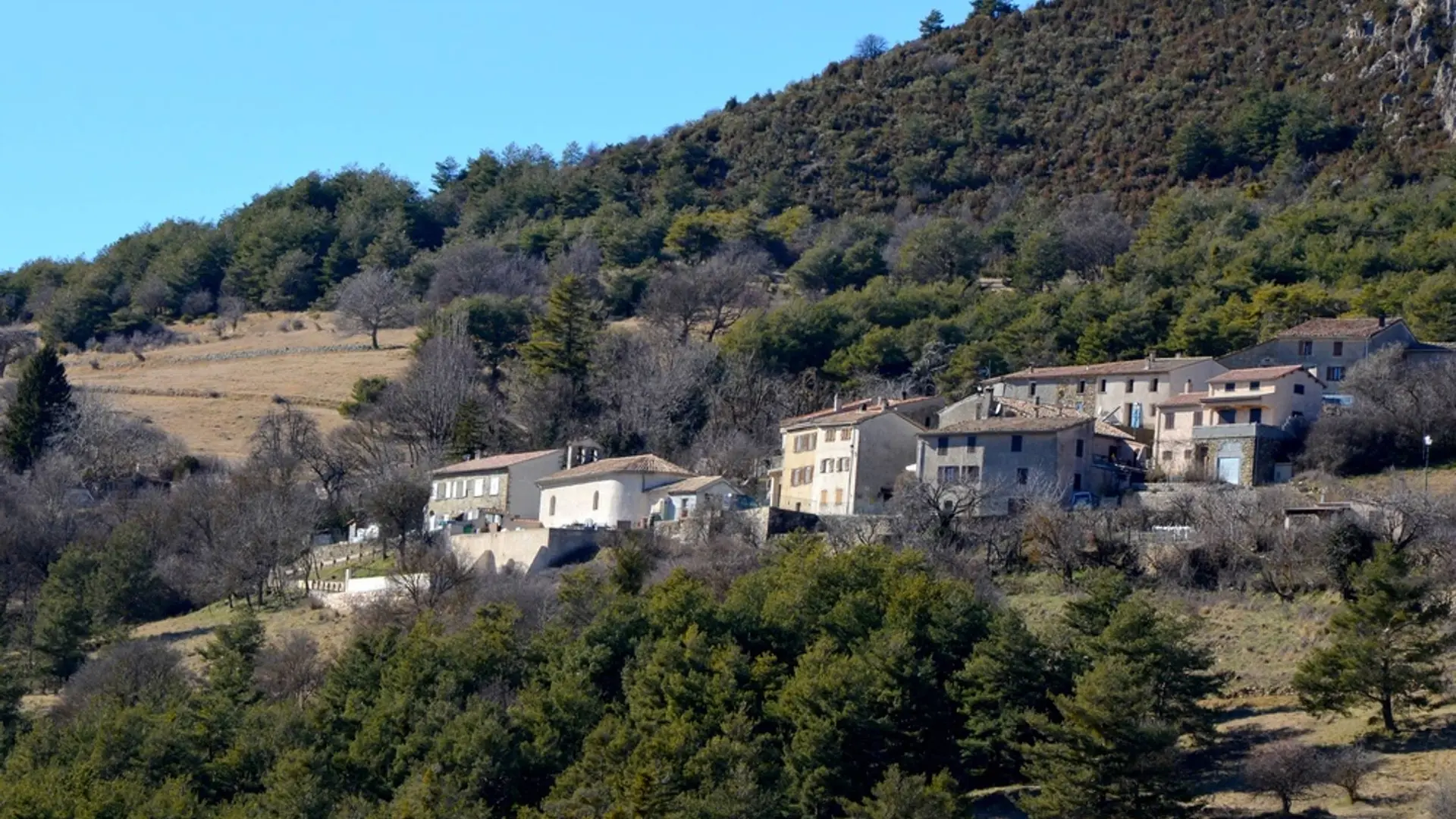 Le village de Châteauvieux