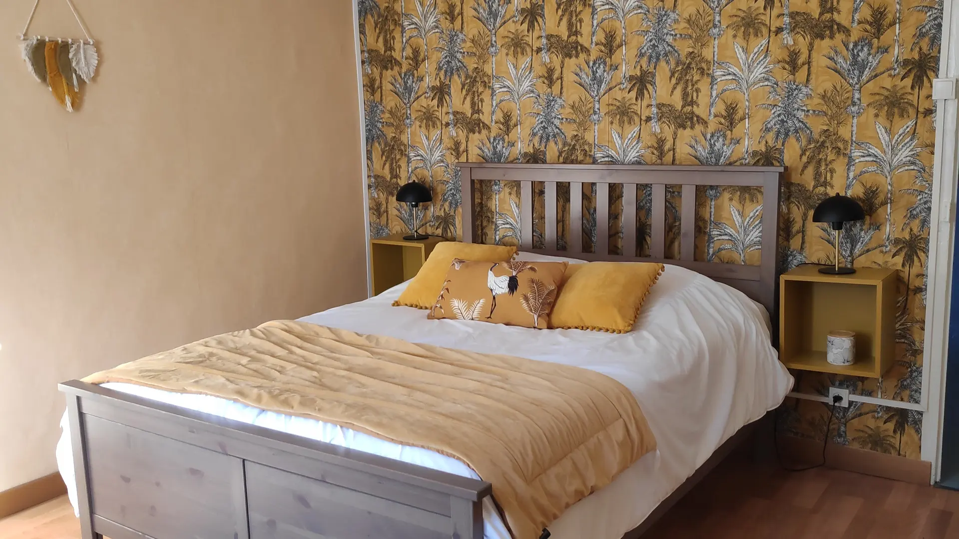 la belle cardarine chambre jaune