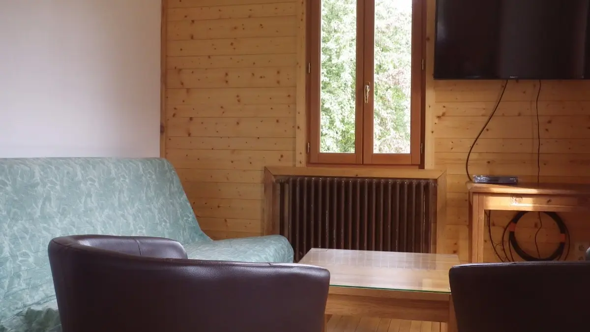 Coin salon dans ce chalet à St Gervais, station en Haute Savoie